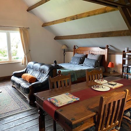 Spacious, Rustic Studio Space For 2 Persons Saint-Cyr-du-Bailleul Dış mekan fotoğraf