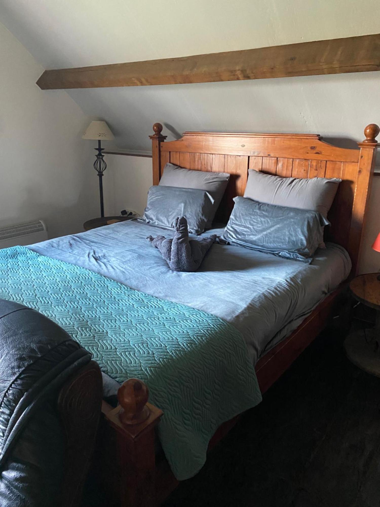 Spacious, Rustic Studio Space For 2 Persons Saint-Cyr-du-Bailleul Dış mekan fotoğraf